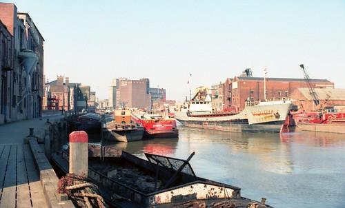 Motor Barge Humber Princess and MV Dominance at Hull 1983